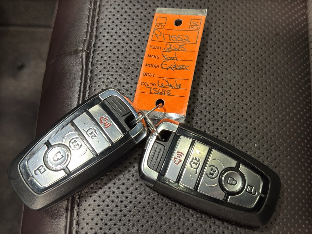 2025 Ford Explorer Platinum