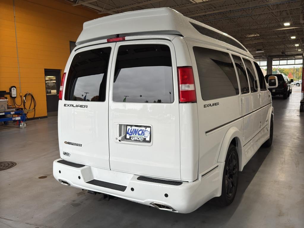 2025 Chevrolet Express Cargo 2500 WT