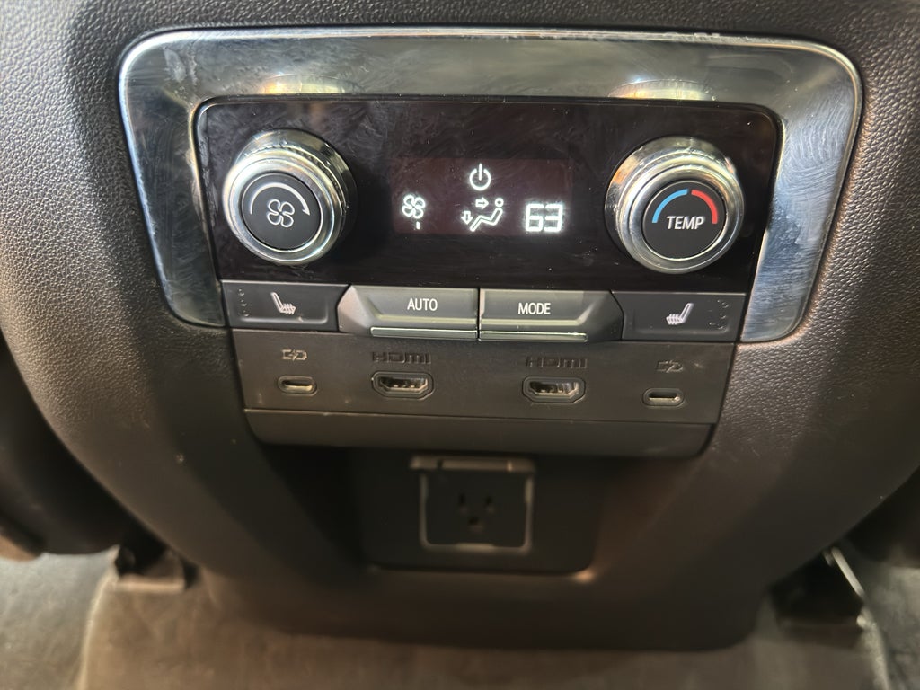 2025 GMC Yukon Elevation