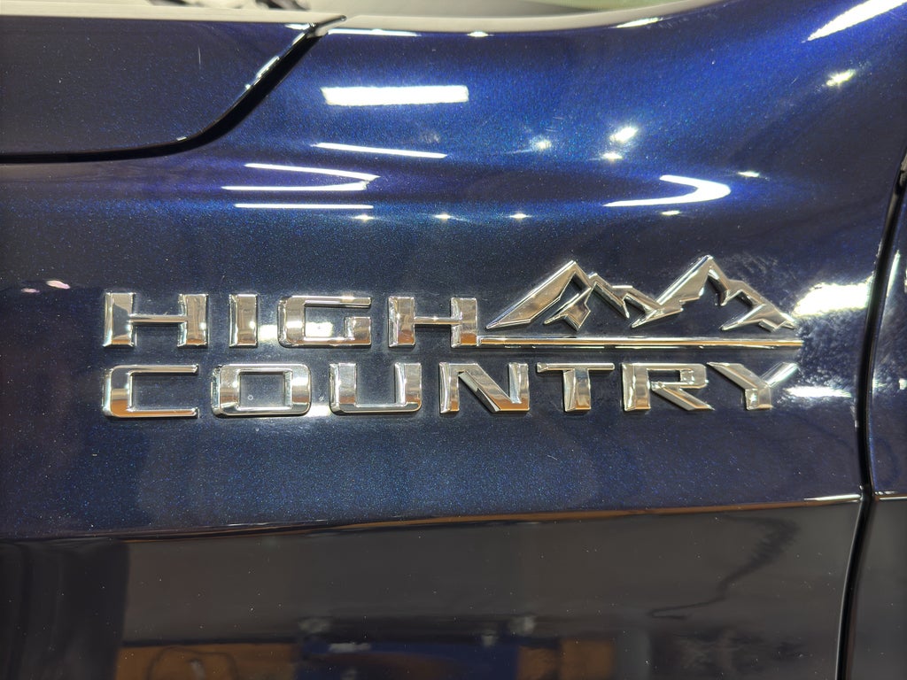 2022 Chevrolet Suburban High Country