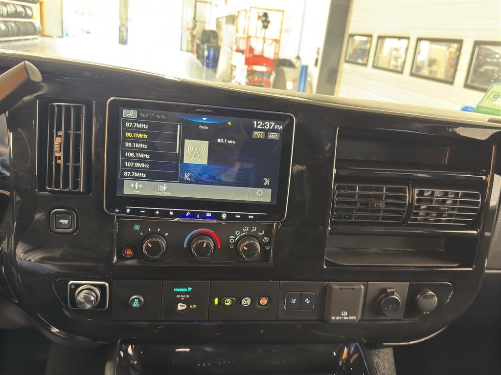 2025 GMC Savana Cargo 2500 Work Van