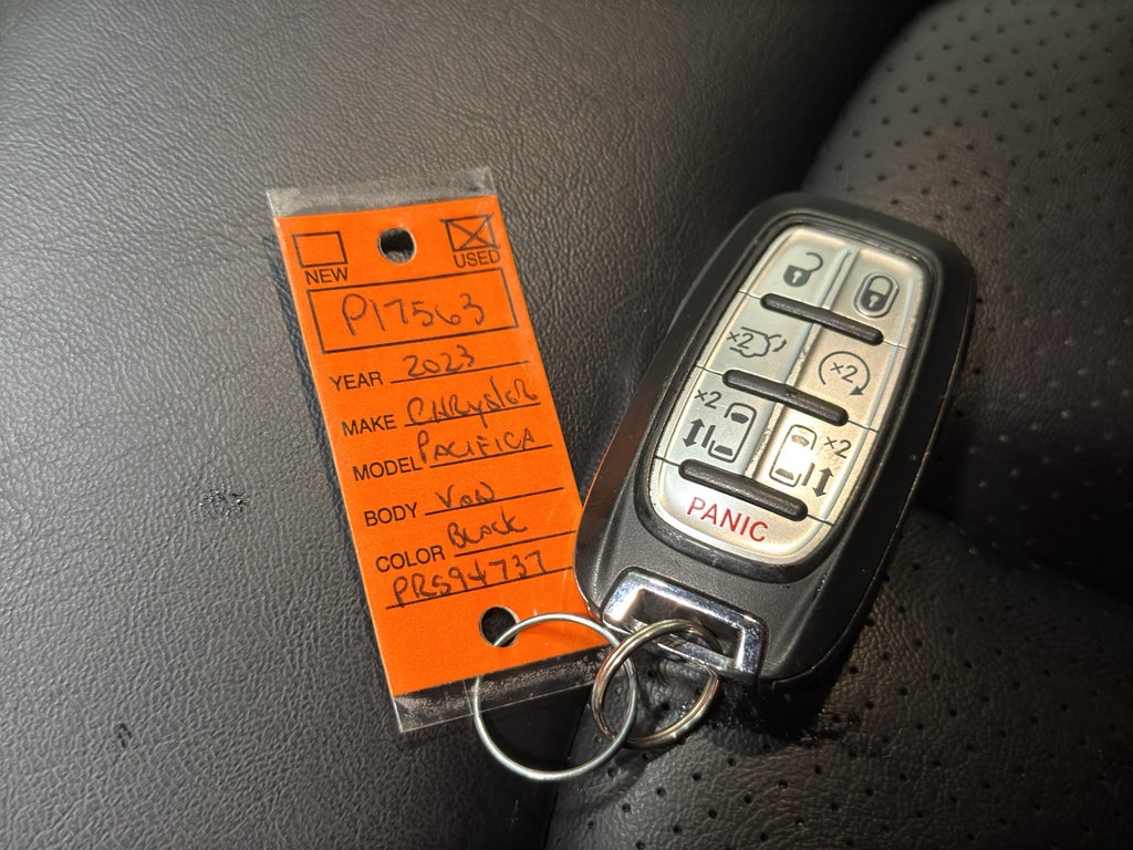 2023 Chrysler Pacifica Touring L