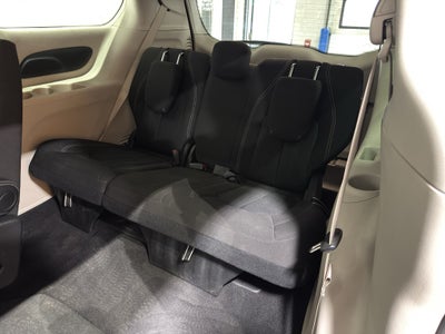 2024 Chrysler Voyager LX