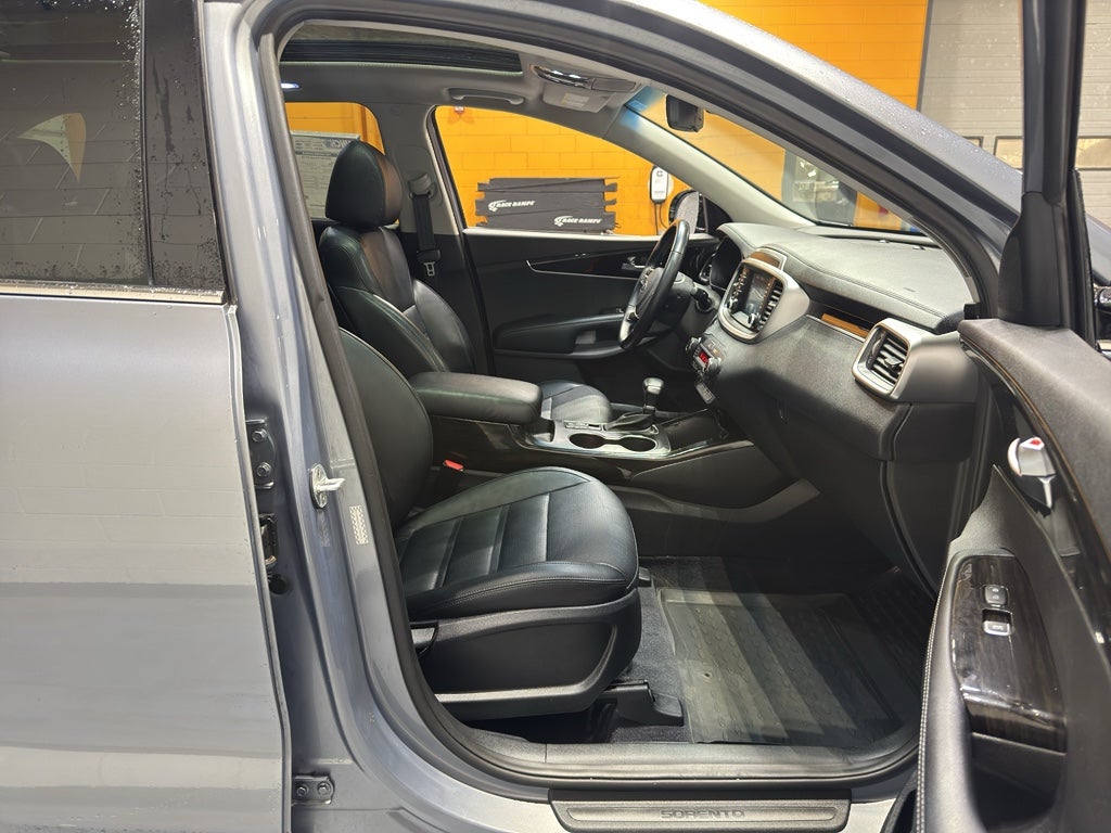 2020 Kia Sorento EX V6