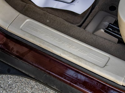 2010 Ford Taurus SE