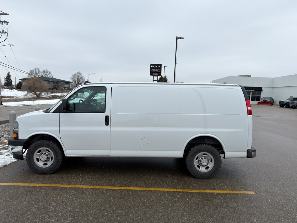 2022 Chevrolet Express Cargo 2500 WT
