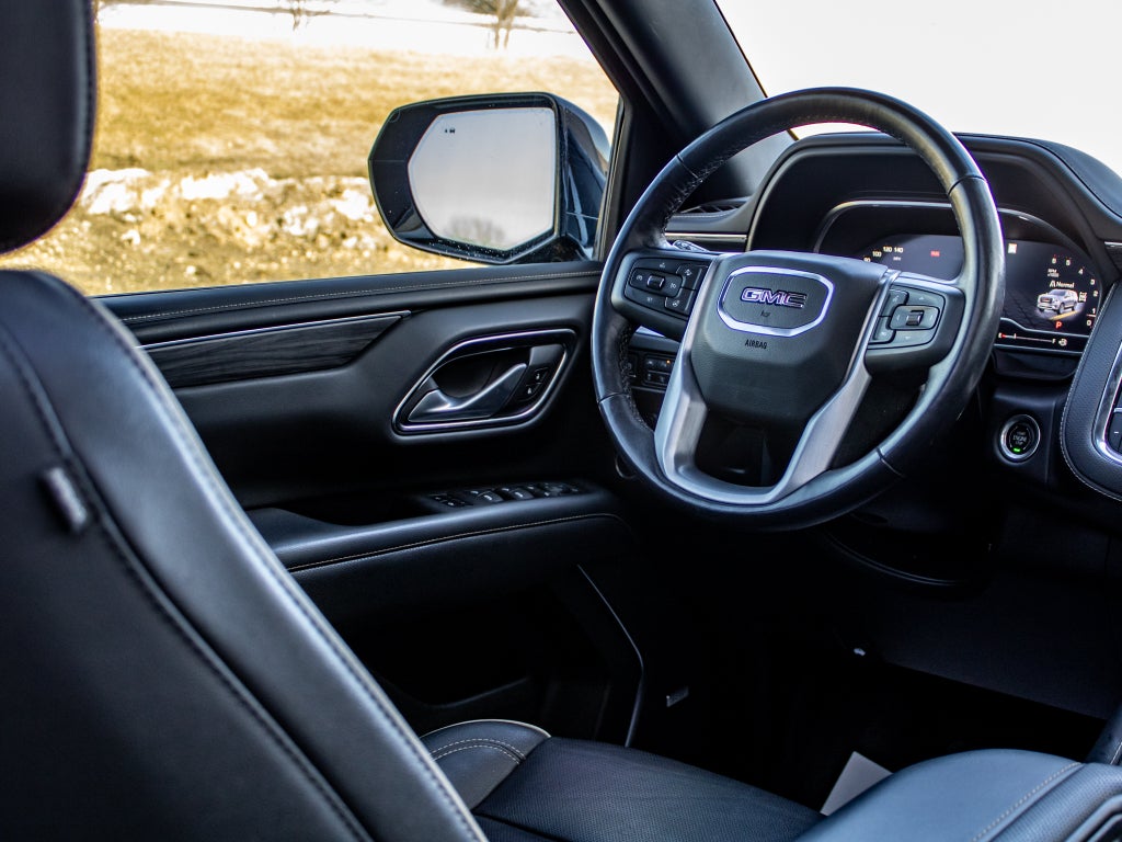 2022 GMC Yukon XL SLT