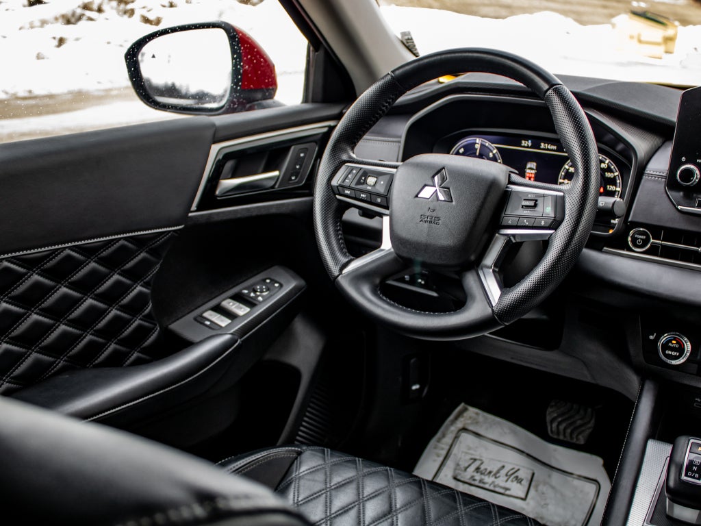 2024 Mitsubishi Outlander Plug-In Hybrid SEL