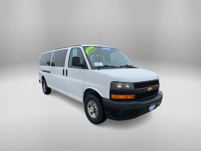 2022 Chevrolet Express Passenger 3500 1LS