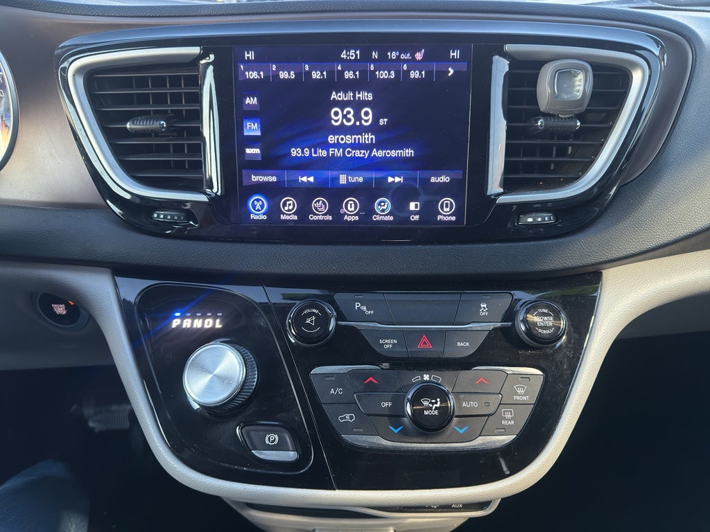 2017 Chrysler Pacifica Touring-L