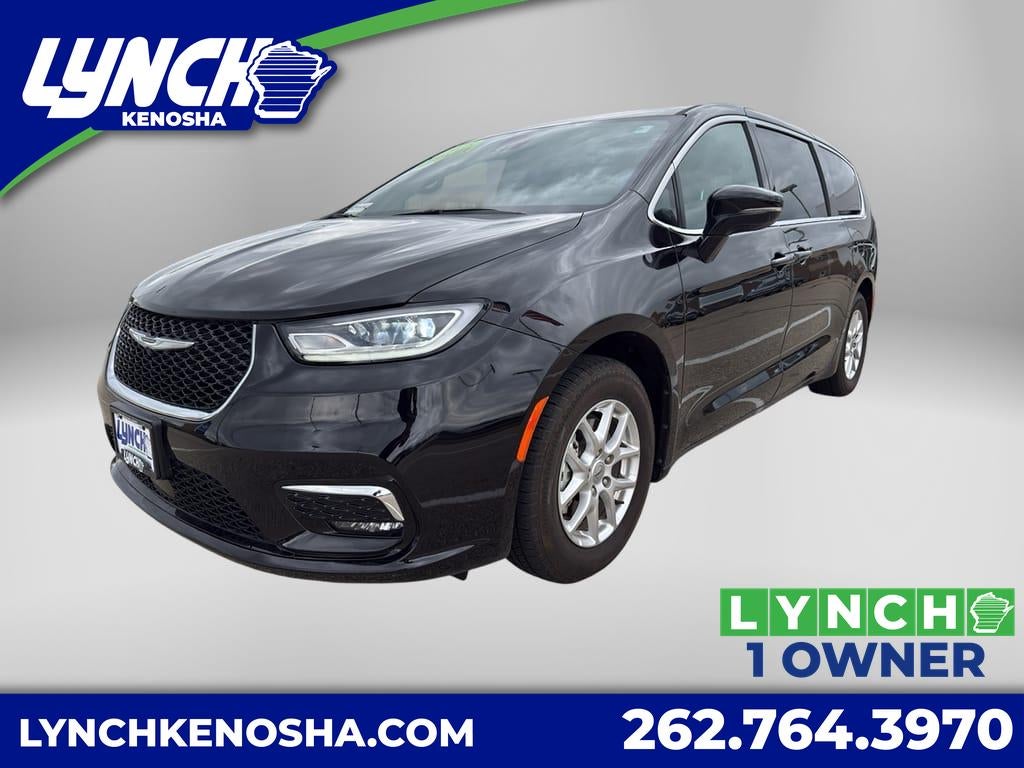 2025 Chrysler Pacifica Select's photo