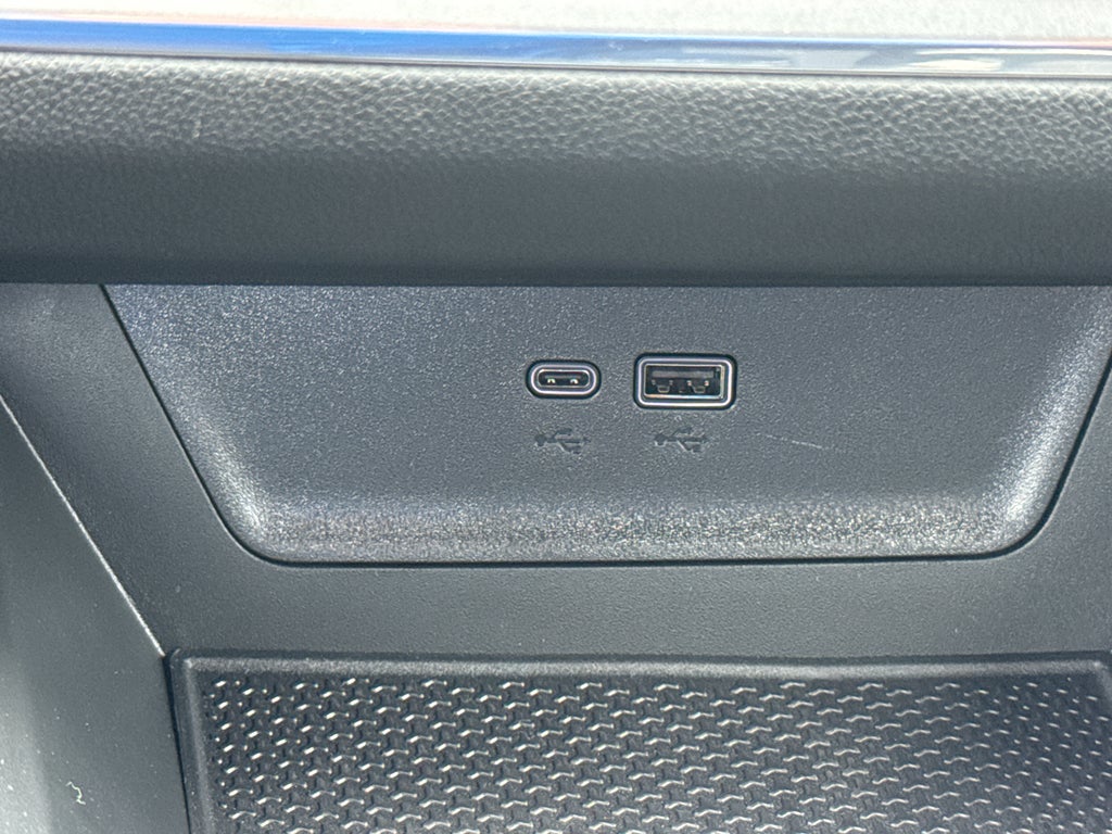 2027 Chevrolet Equinox LT - Photo 32