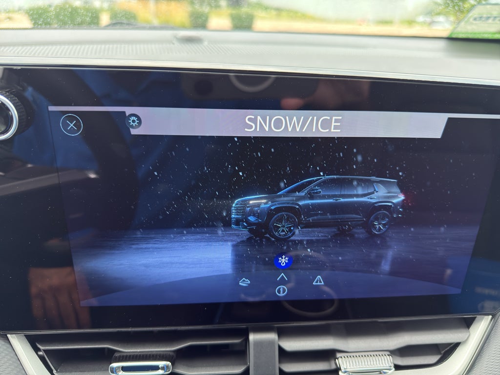 2027 Chevrolet Equinox LT - Photo 35
