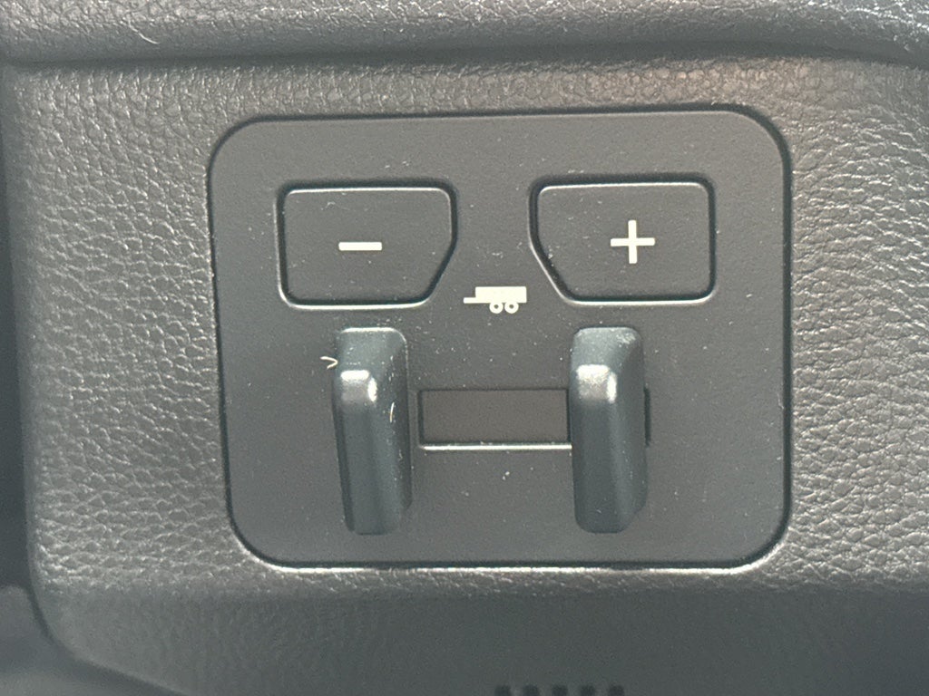 2023 Toyota Tundra 4WD SR5