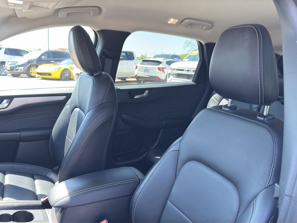 2025 Ford Escape Platinum