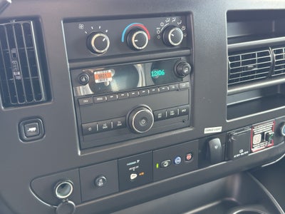 2025 Chevrolet Express Cutaway 3500 1WT