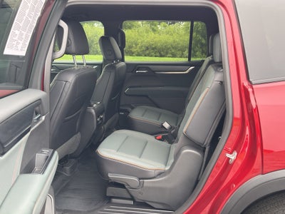 2025 GMC Acadia AT4