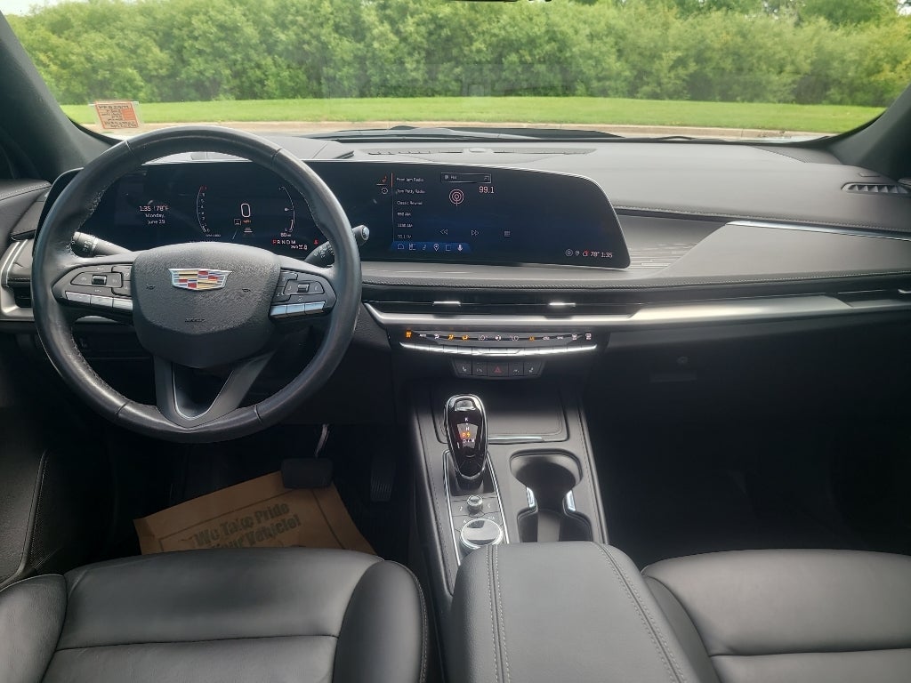 2024 Cadillac XT4 Premium Luxury