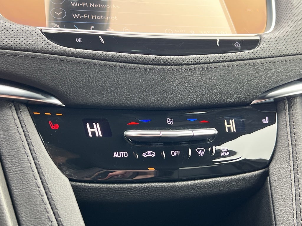 2024 Cadillac XT6 Luxury