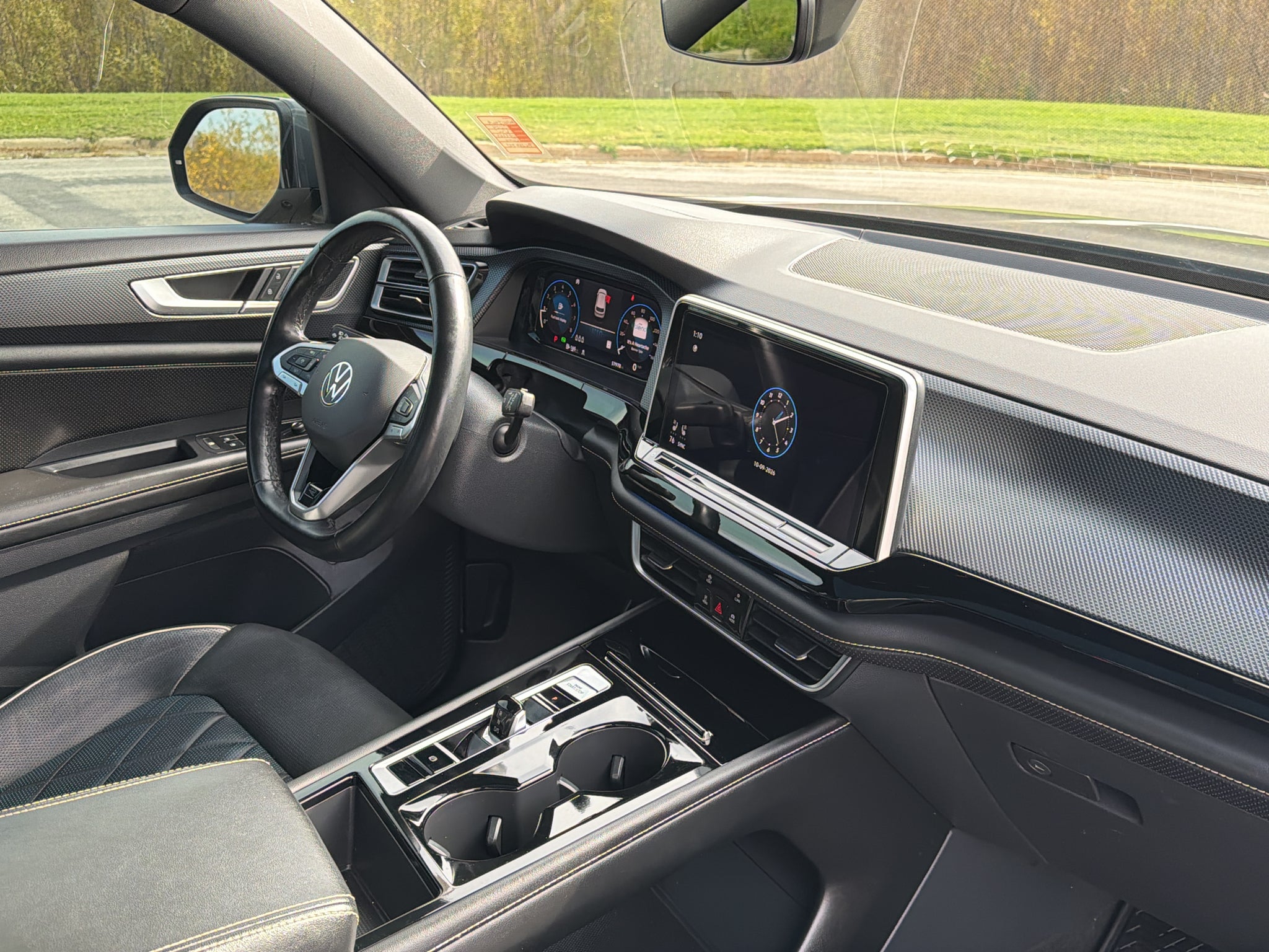 2024 Volkswagen Atlas Cross Sport 2.0T SEL Premium R-Line