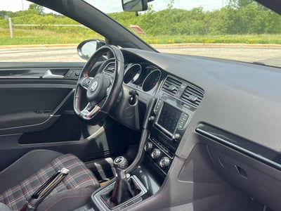 2017 Volkswagen Golf GTI S