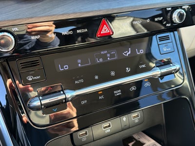 2024 Kia Carnival EX