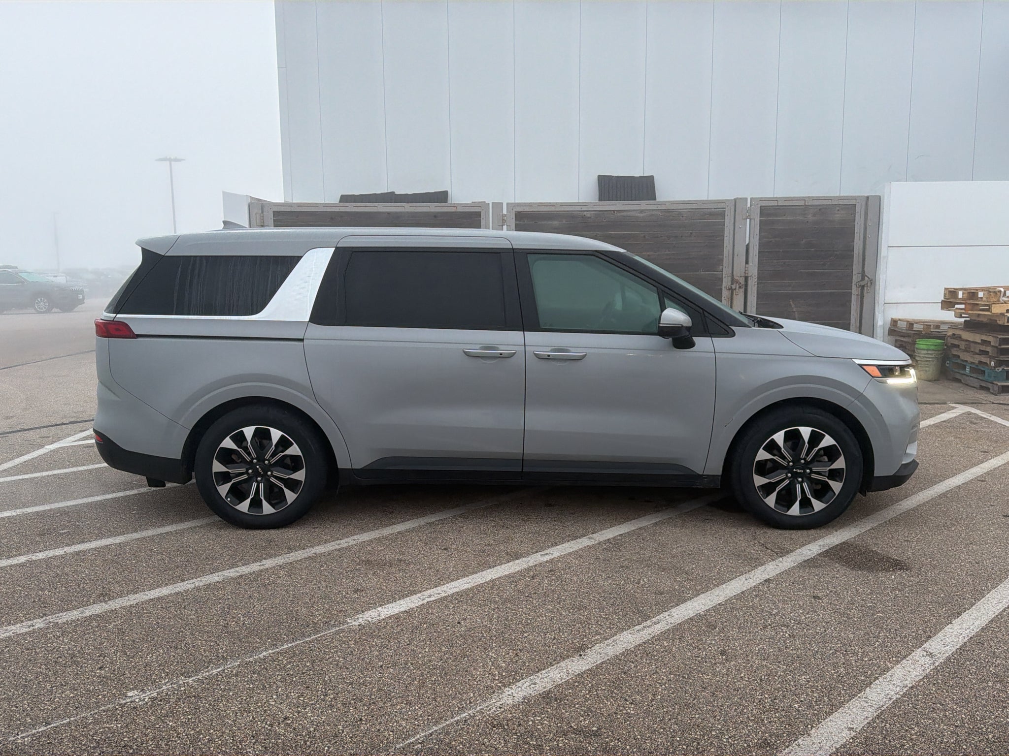 2024 Kia Carnival EX