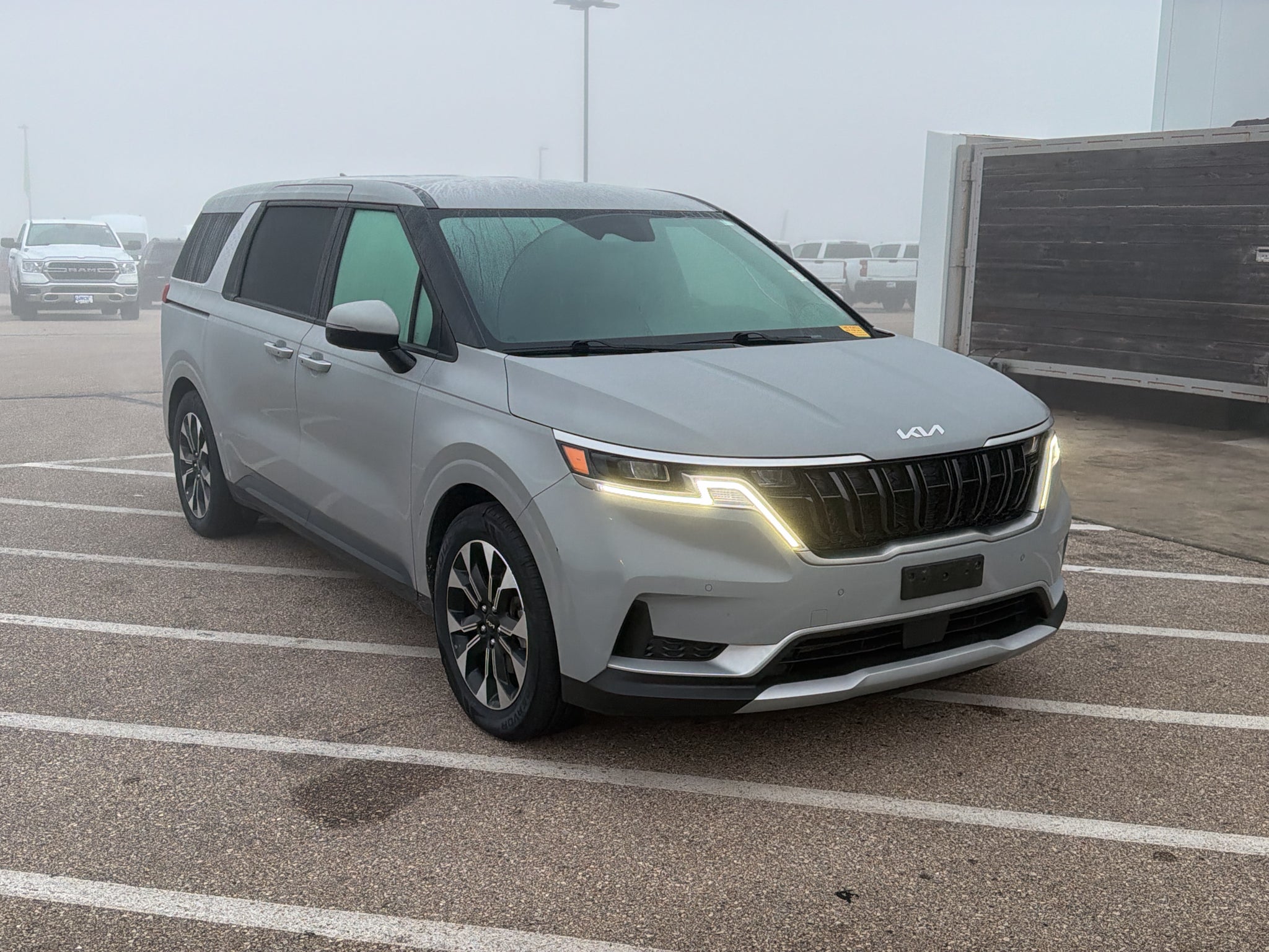 2024 Kia Carnival EX