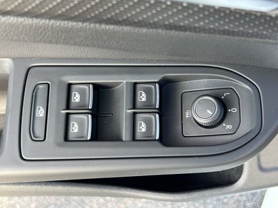 2023 Volkswagen Golf R BASE