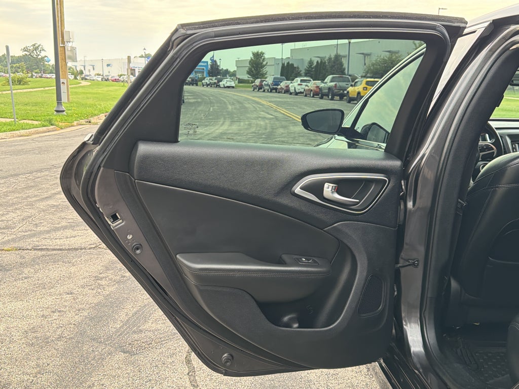 2015 Chrysler 200 C