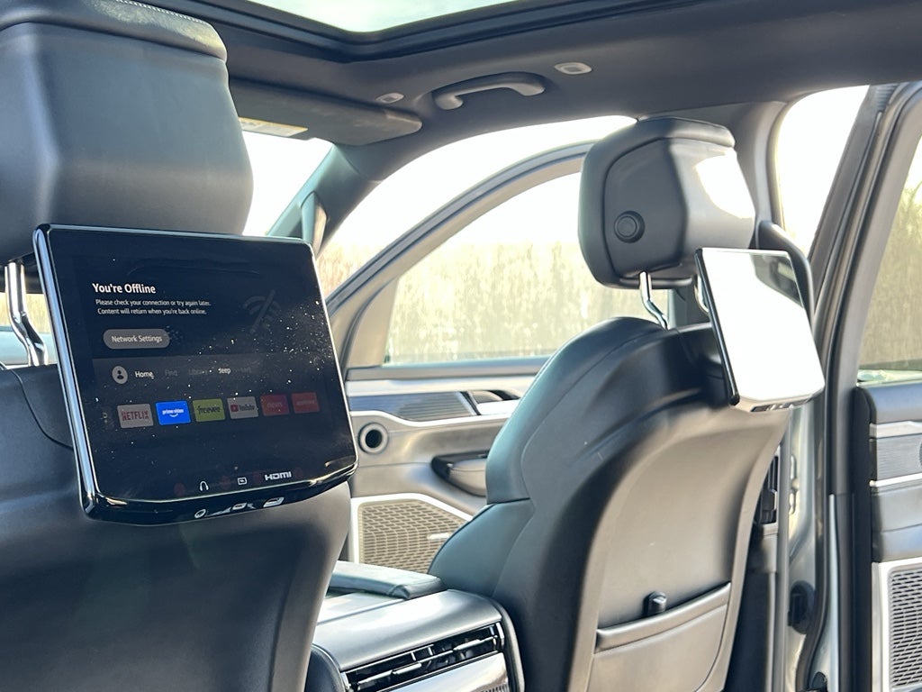 2024 Jeep Wagoneer Series II Carbide w/Entertainment