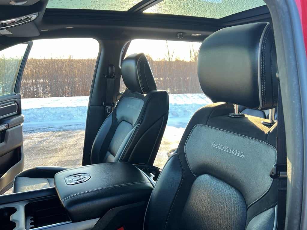 2021 RAM 1500 Laramie Night Edition w/Moonroof