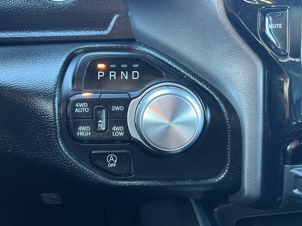 2021 RAM 1500 Laramie Night Edition w/Moonroof