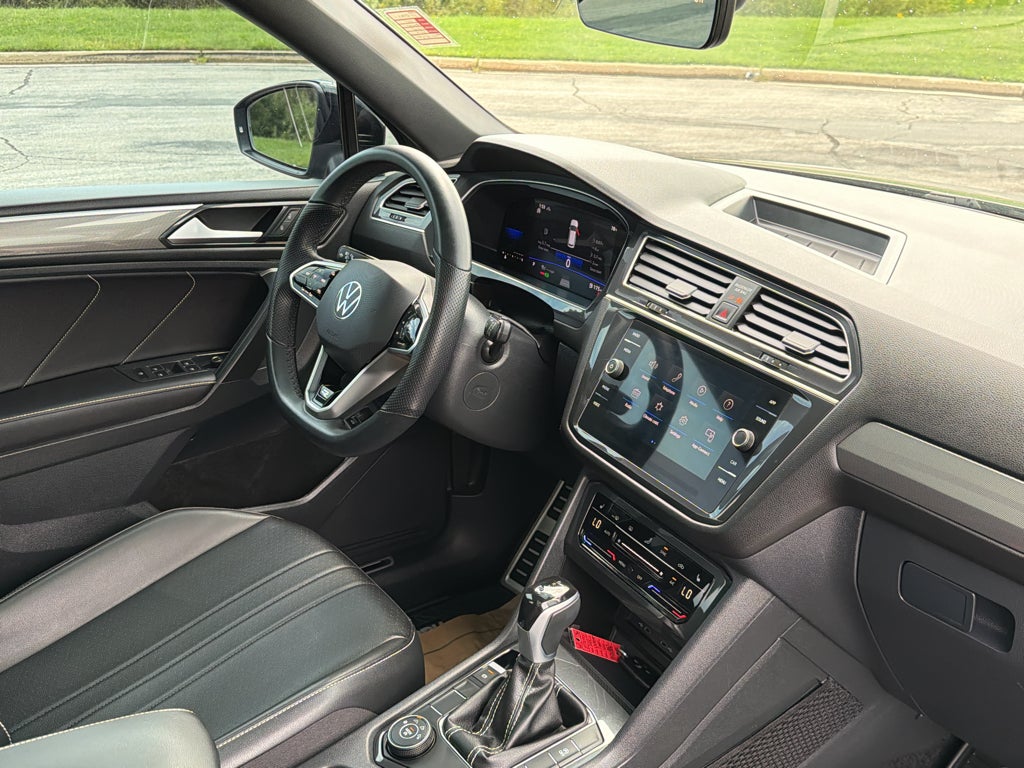 2024 Volkswagen Tiguan SE R-Line Black