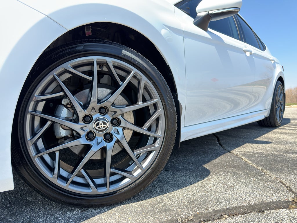 2025 Toyota Camry Hybrid SE