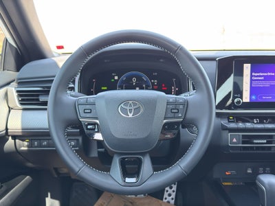 2025 Toyota Camry Hybrid SE