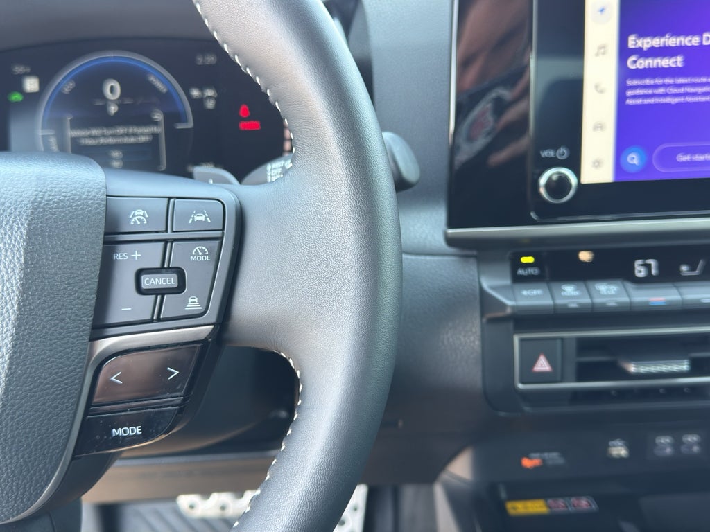 2025 Toyota Camry Hybrid SE