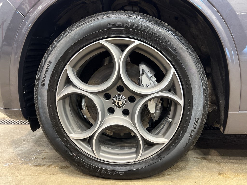 2024 Alfa Romeo Stelvio Ti