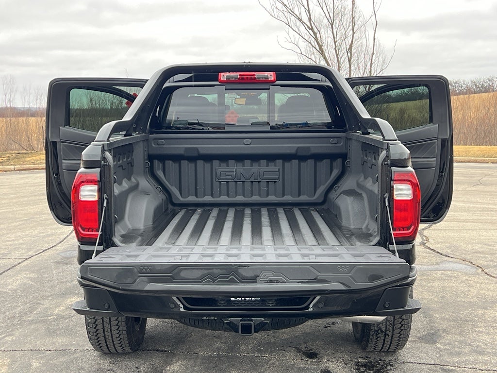 2025 GMC Canyon 4WD AT4