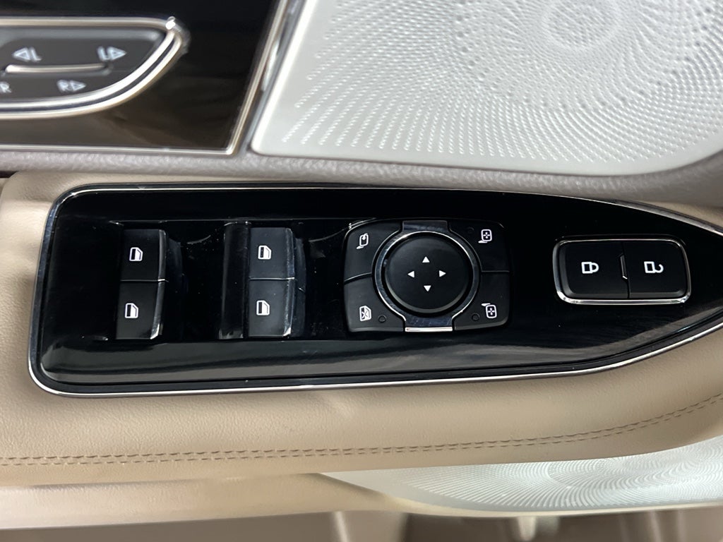 2023 Lincoln Navigator L Reserve