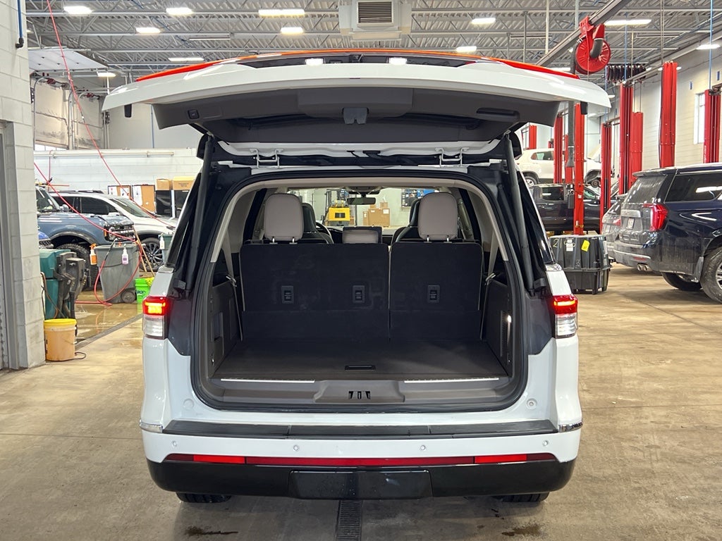 2023 Lincoln Navigator L Reserve