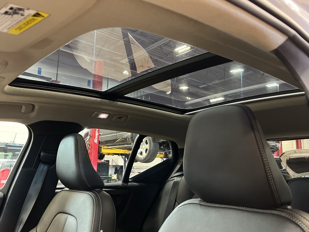 2025 Volvo XC40 Plus Dark Theme