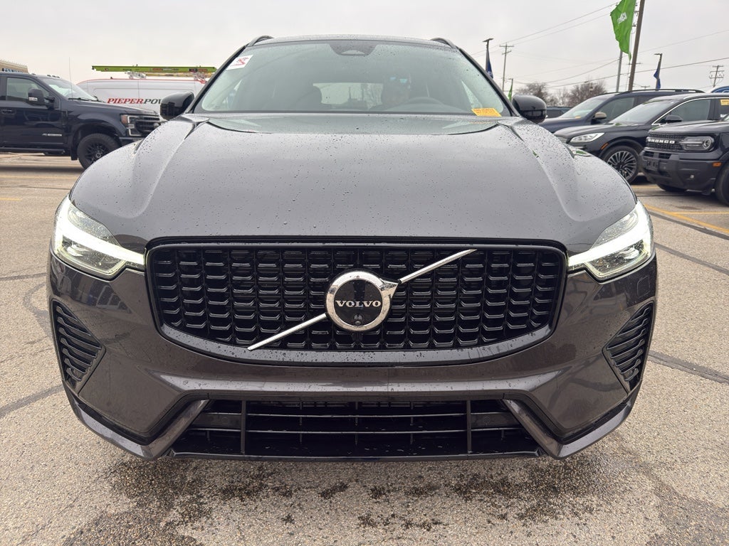 2025 Volvo XC60 Plus