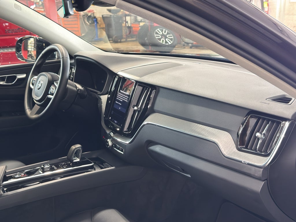 2025 Volvo XC60 Plus