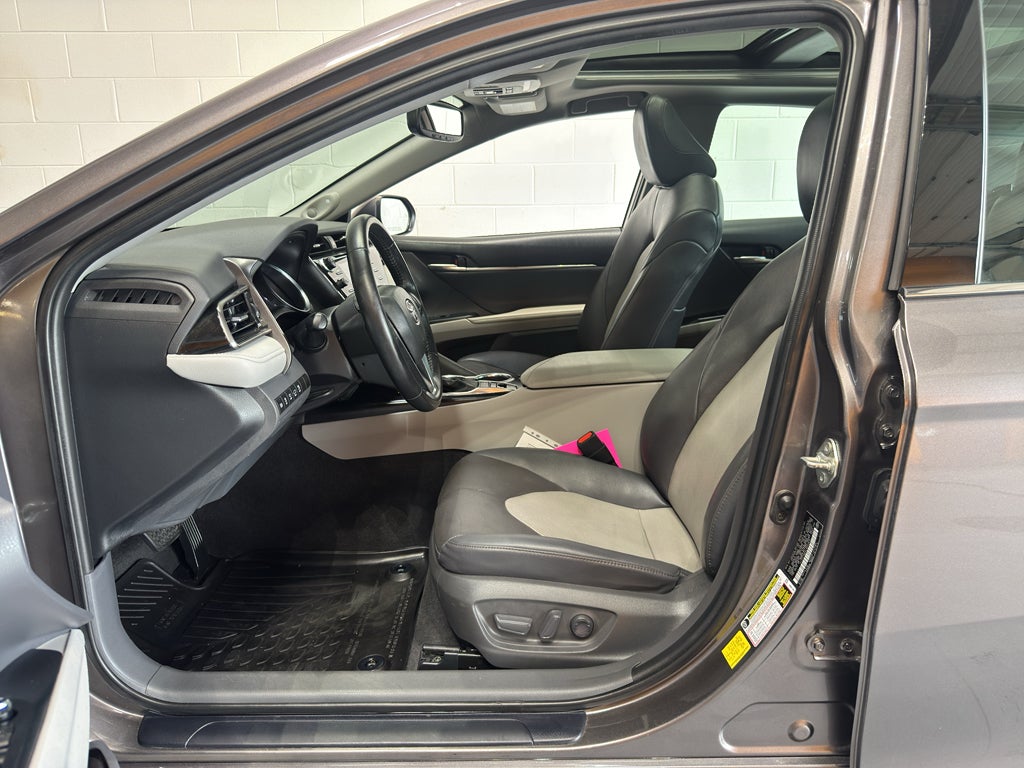 2020 Toyota Camry XLE V6